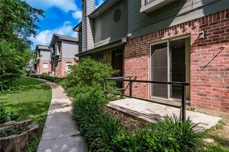 1228 Ave O in Huntsville, TX - Building Photo - Building Photo