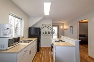 111 8th Ave SE in Rochester, MN - Building Photo