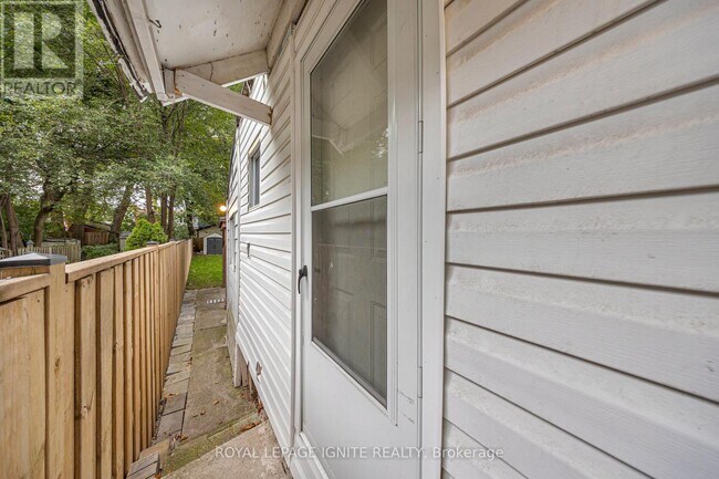 148 Barrington Ave in Toronto, ON - Building Photo - Building Photo