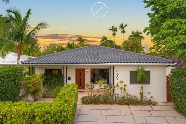 9065 Emerson Ave in Surfside, FL - Building Photo - Building Photo