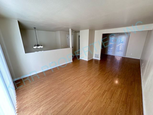 253 SE Kelly Ave in Gresham, OR - Building Photo - Building Photo