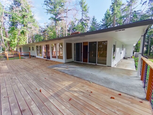 3240 S Louis Ln in Eugene, OR - Foto de edificio - Building Photo