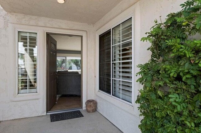 199 Desert Falls Dr E in Palm Desert, CA - Building Photo - Building Photo