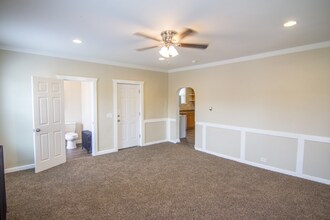 4015 Church St in Kirtland, OH - Foto de edificio - Building Photo