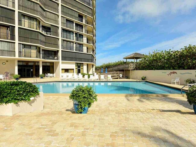9650 S Ocean Dr, Unit 1108 - Hutchinson Retreat in Jensen Beach, FL - Foto de edificio - Building Photo