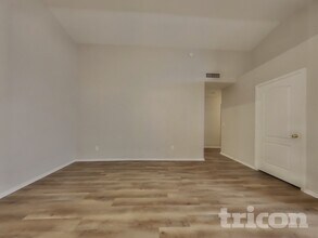 3021 S Woodruff, Unit 2F in Mesa, AZ - Building Photo - Building Photo