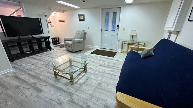 11423 Schuylkill Rd, Unit BSMT in Rockville, MD - Building Photo - Building Photo