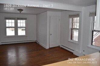 1809 Jackson Ave in Ann Arbor, MI - Foto de edificio - Building Photo