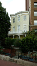 1107 Massachusetts Ave NW in Washington, DC - Foto de edificio - Building Photo