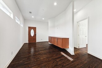 1401 Holly St in Houston, TX - Building Photo - Building Photo