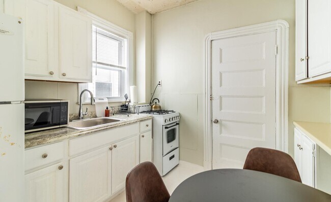 787 Columbia Rd, Unit 2 in Boston, MA - Foto de edificio - Building Photo