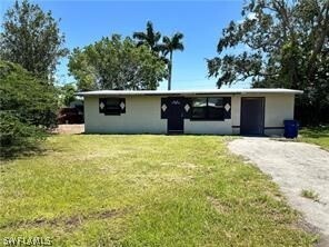 1194 Orange Ave in North Fort Myers, FL - Building Photo