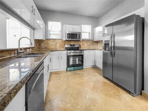 1736 NE 9th Dr in Homestead, FL - Building Photo - Building Photo