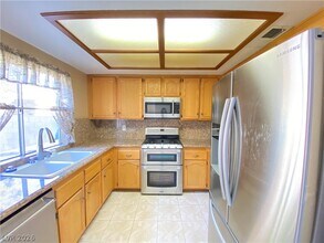 8632 W Catalonia Dr in Las Vegas, NV - Building Photo - Building Photo