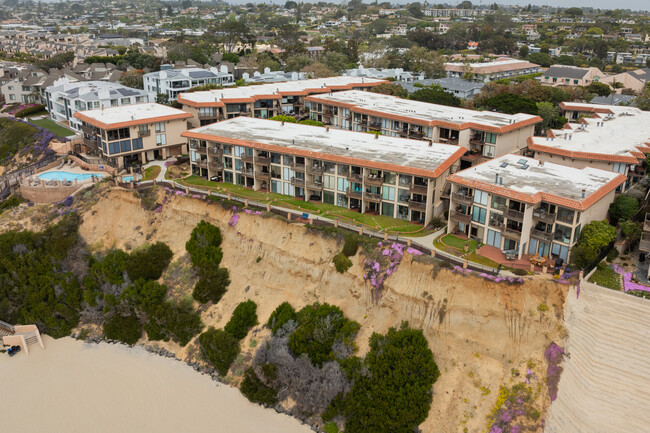 Del Mar Shores in Solana Beach, CA - Foto de edificio - Building Photo