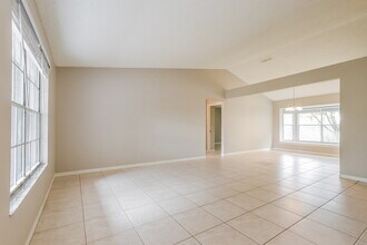 1999 Excalibur Dr in Orlando, FL - Foto de edificio - Building Photo