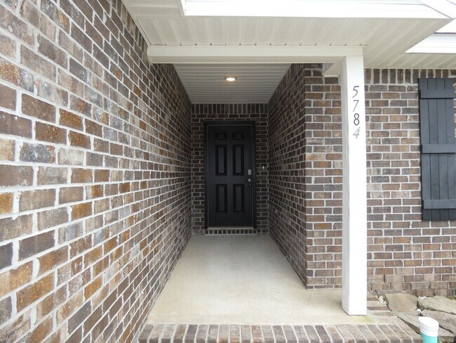 5784 Guinevere Ln in Milton, FL - Building Photo - Building Photo