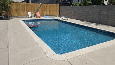 1552 Hazelwood Ave, Unit Main house in Los Angeles, CA - Building Photo - Building Photo