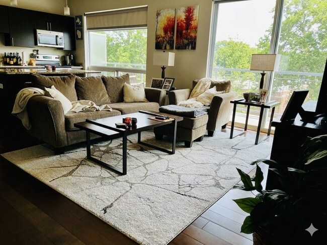 property at 819 E Mifflin St