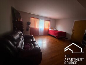 2216 W Touhy Ave in Chicago, IL - Building Photo - Building Photo