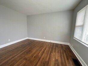 387-389-389 Manhattan Dr in Lexington, KY - Building Photo - Building Photo