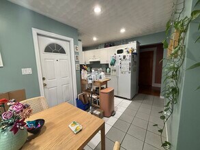 504 Washington St, Unit 1 in Brookline, MA - Building Photo - Building Photo