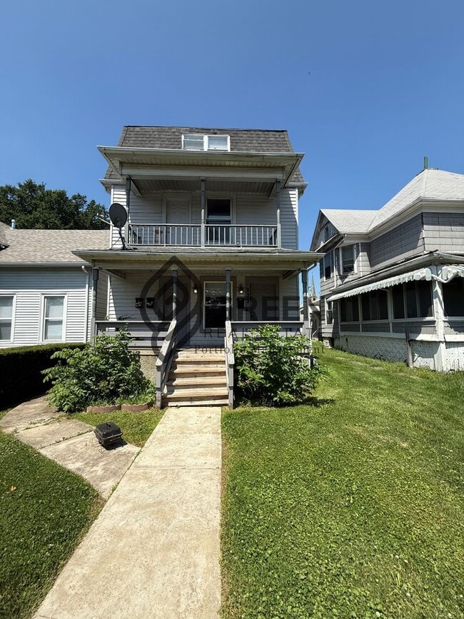 property at 273 S 3rd Ave
