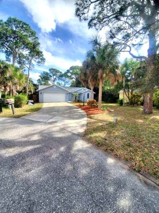 188 Shady Pine Ln in Nokomis, FL - Building Photo