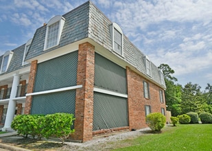Provincial North Apartments in Baton Rouge, LA - Foto de edificio - Building Photo