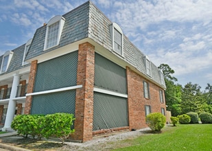 Provincial North Apartments in Baton Rouge, LA - Foto de edificio - Building Photo