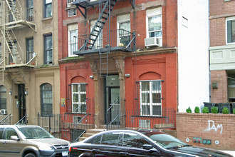 208 E 95th St in New York, NY - Building Photo - Building Photo