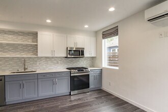 5516 11th Ave NW in Seattle, WA - Building Photo - Building Photo