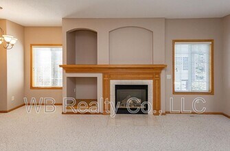 7725 Wistful Vista Dr in West Des Moines, IA - Building Photo - Building Photo