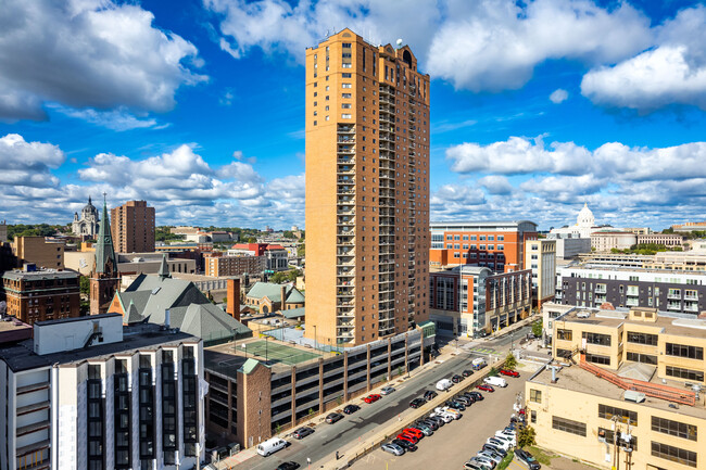 The Pointe in St. Paul, MN - Building Photo - Building Photo