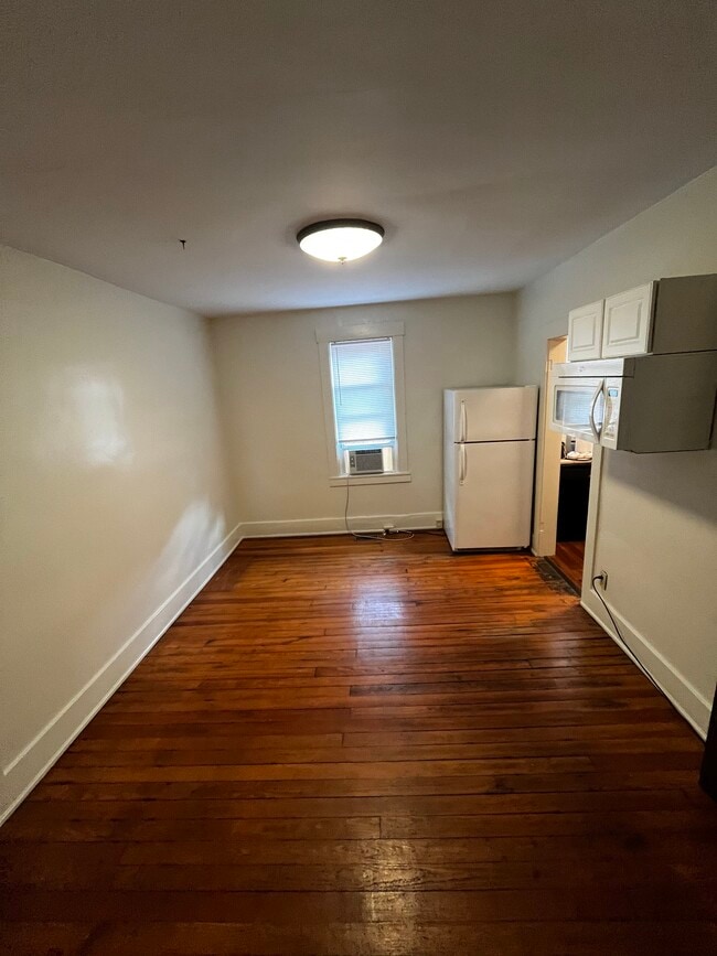 774 Weaver St, Unit 774-1 Weaver in Morgantown, WV - Building Photo - Building Photo