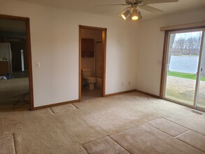 12085 Limberlost Ln in Grand Haven, MI - Building Photo - Building Photo