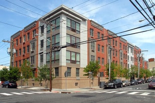 76 St Paul's Avenue Apartments