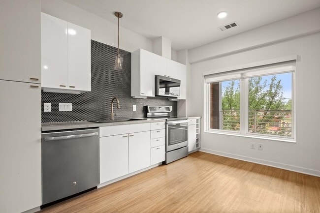 4361 S Congress Ave in Austin, TX - Building Photo - Building Photo