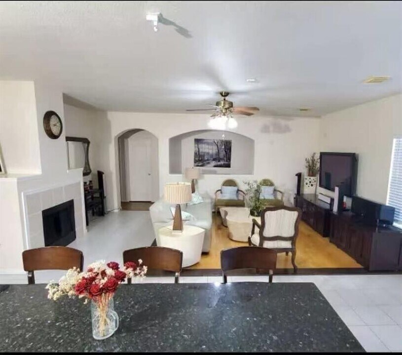 2019 Bluffton Ln in Katy, TX - Building Photo