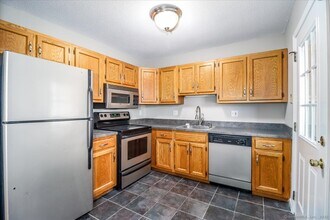 26 Glen Ridge Ct in New Milford, CT - Building Photo - Building Photo