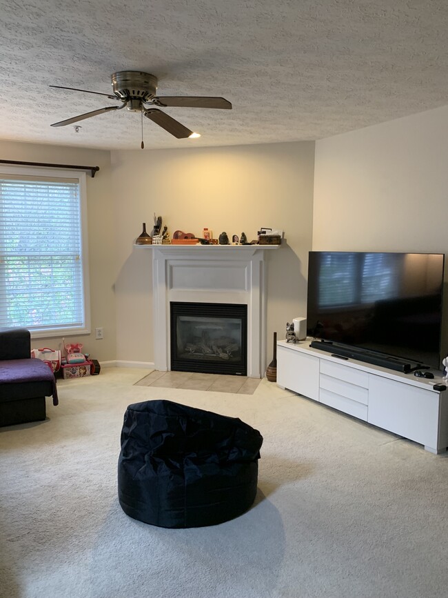 69 Georgetown Dr in Nashua, NH - Building Photo - Building Photo