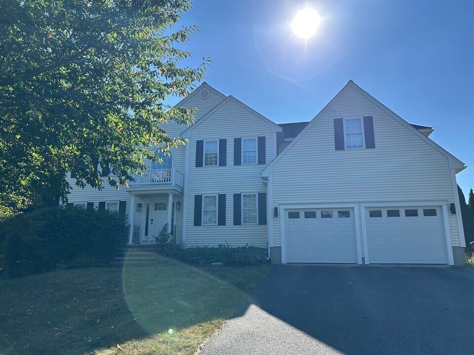 3 Gooseneck Ln in Westford, MA - Building Photo