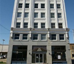 Holiday Hammond Lofts Apartments Waco Tx For Rent Building Photo Holiday Hammond Lofts Apartments In Waco Texas