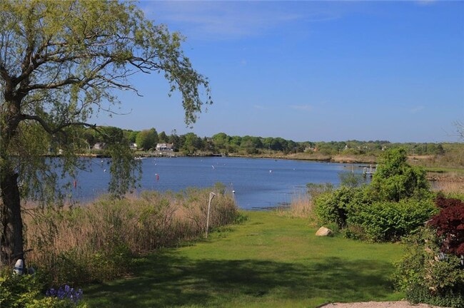 9 Pasadena Ave in Westerly, RI - Building Photo - Building Photo