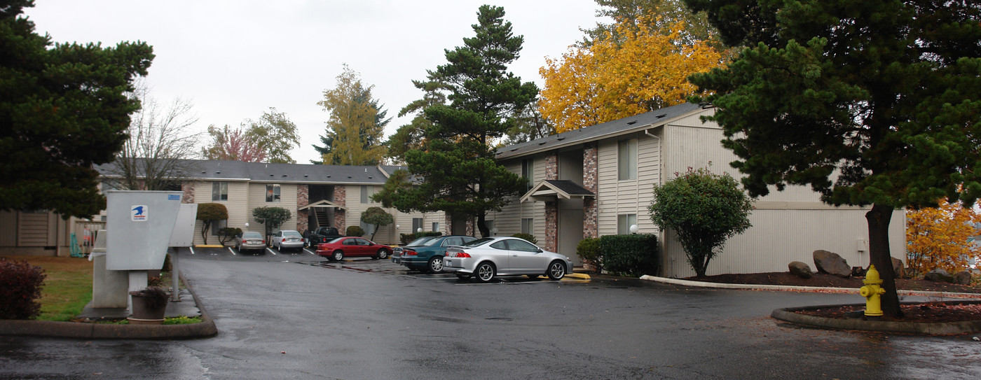 Park Knoll Apartments in Salem, OR - Building Photo