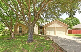 607 Prickly Pear Pass, Unit 6301 in Buda, TX - Building Photo