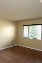 6509 Kearsarge Way in Bakersfield, CA - Building Photo - Building Photo