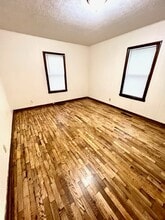 2618 W Elm St in Springfield, MO - Foto de edificio - Building Photo