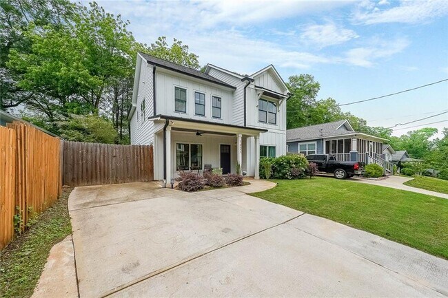 1321 Plaza Ave SW in Atlanta, GA - Building Photo - Building Photo