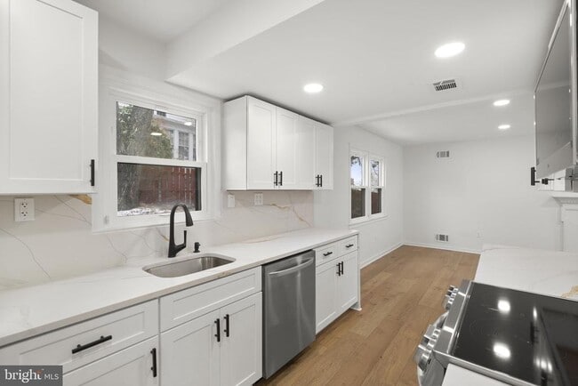 property at 2339 N Powhatan St